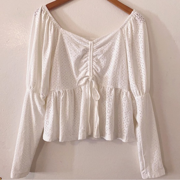 White blouse top - Picture 1 of 3